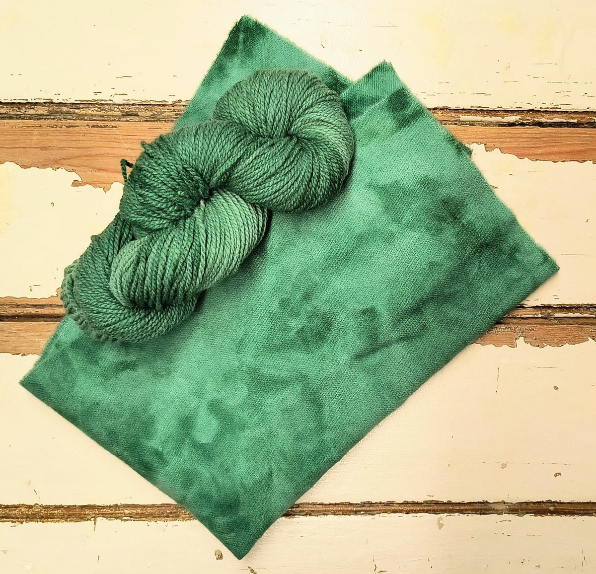 Leaf Green 01 M Hand Dyed Wool Yarn (Wholesale)