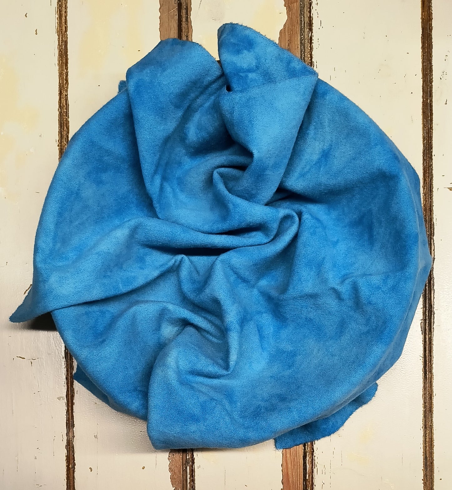BRIGHT BLUE 01 M Hand Dyed Wool