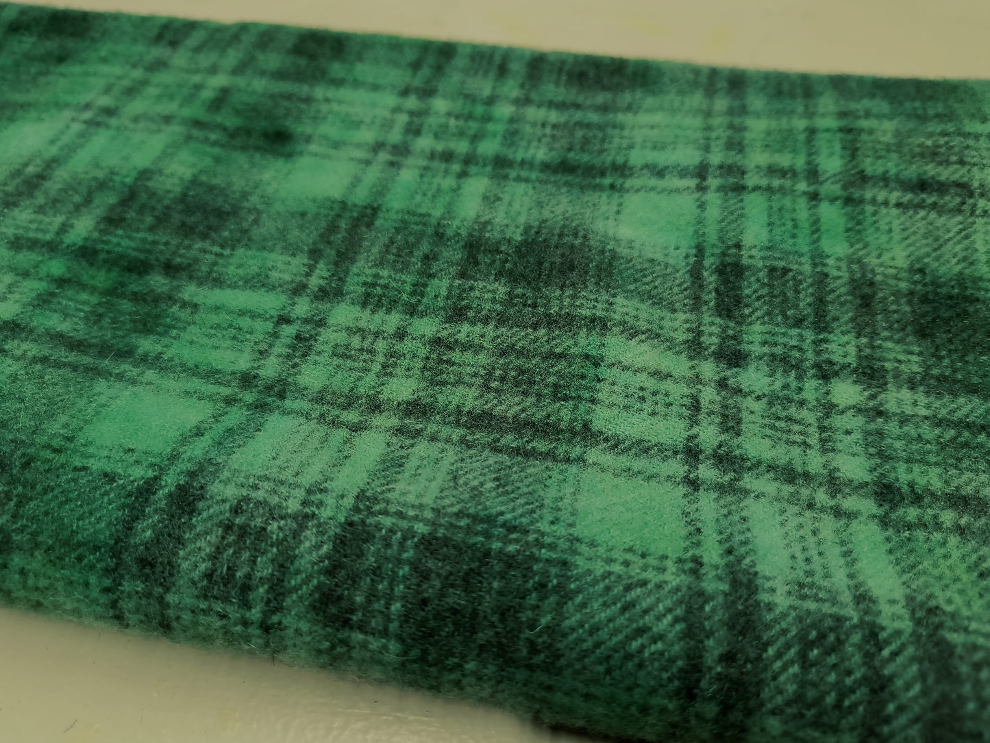 GREEN 01 M Hand Dyed Plaid Wool (Medium)