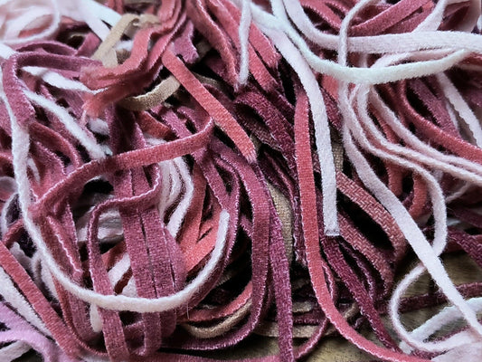 Long Pre-Cut Mixed Pink 2oz Bundle Hand Dyed Wool Strips - All About Ewe Wool Shop