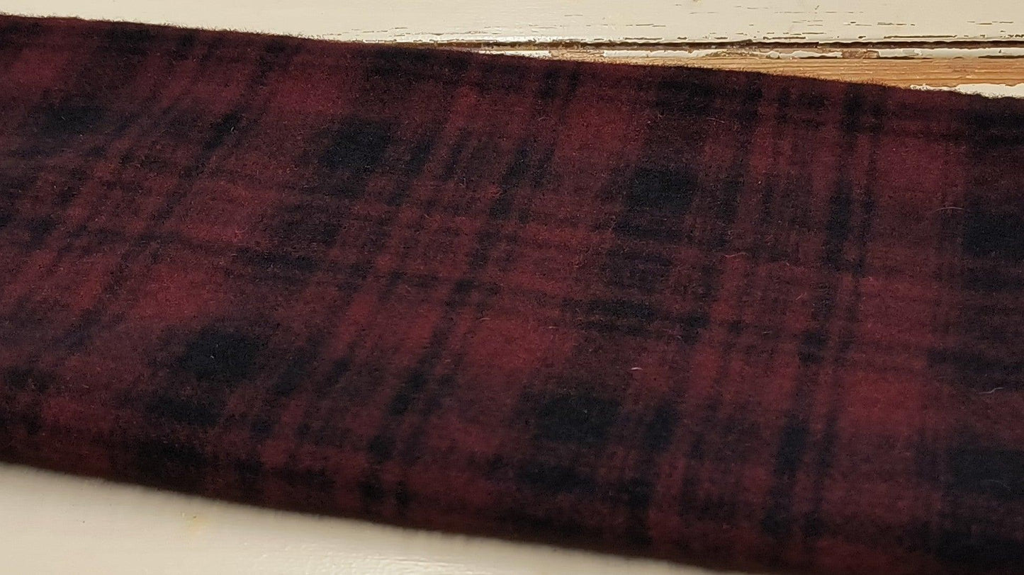 CHILI PEPPER (Mottled) Hand Dyed Plaid Wool (Dark) - All About Ewe Wool Shop