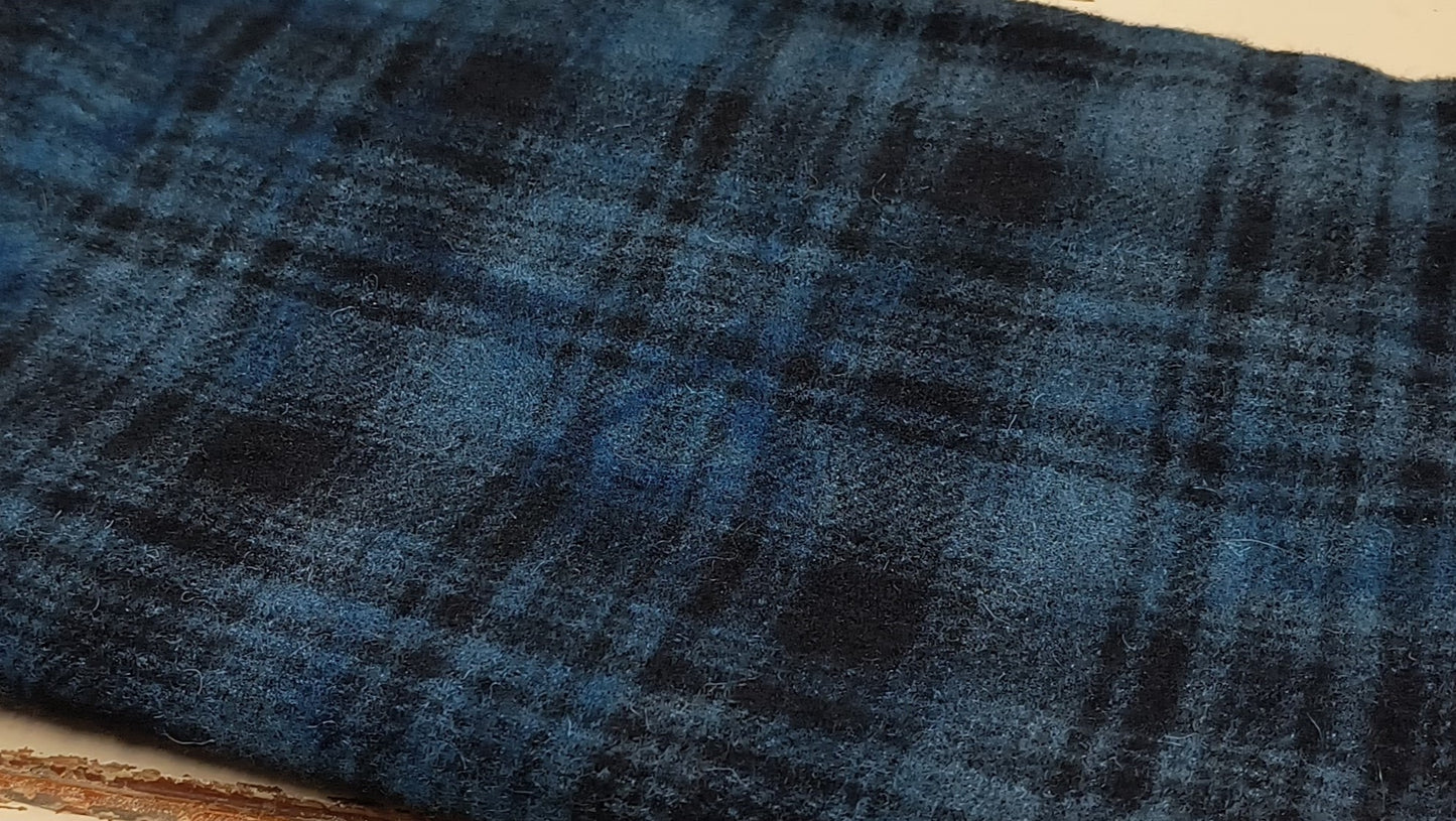 BRIGHT BLUE M Hand Dyed Plaid Wool (Dark)