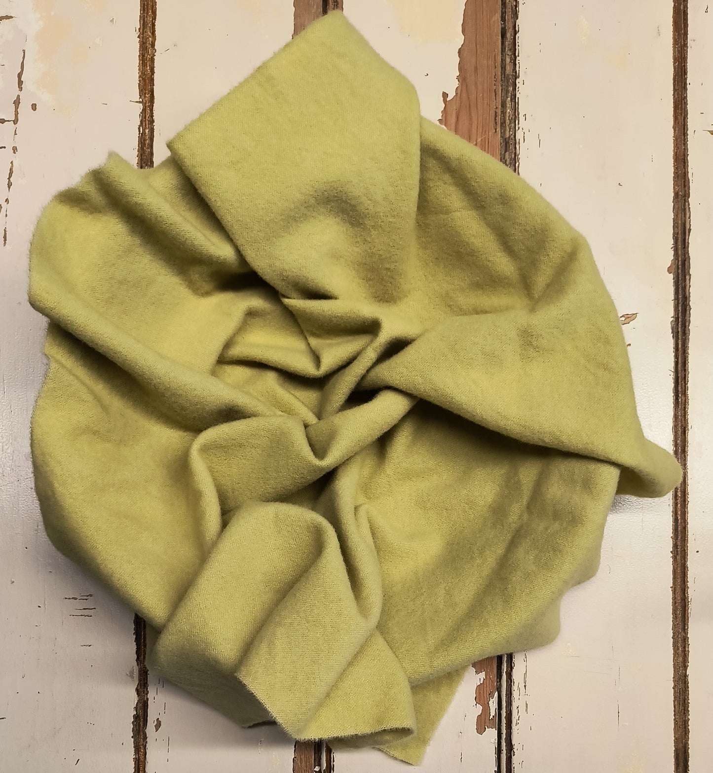 GOLDEN PEAR VALUES P | Set of 4 Hand Dyed Wool