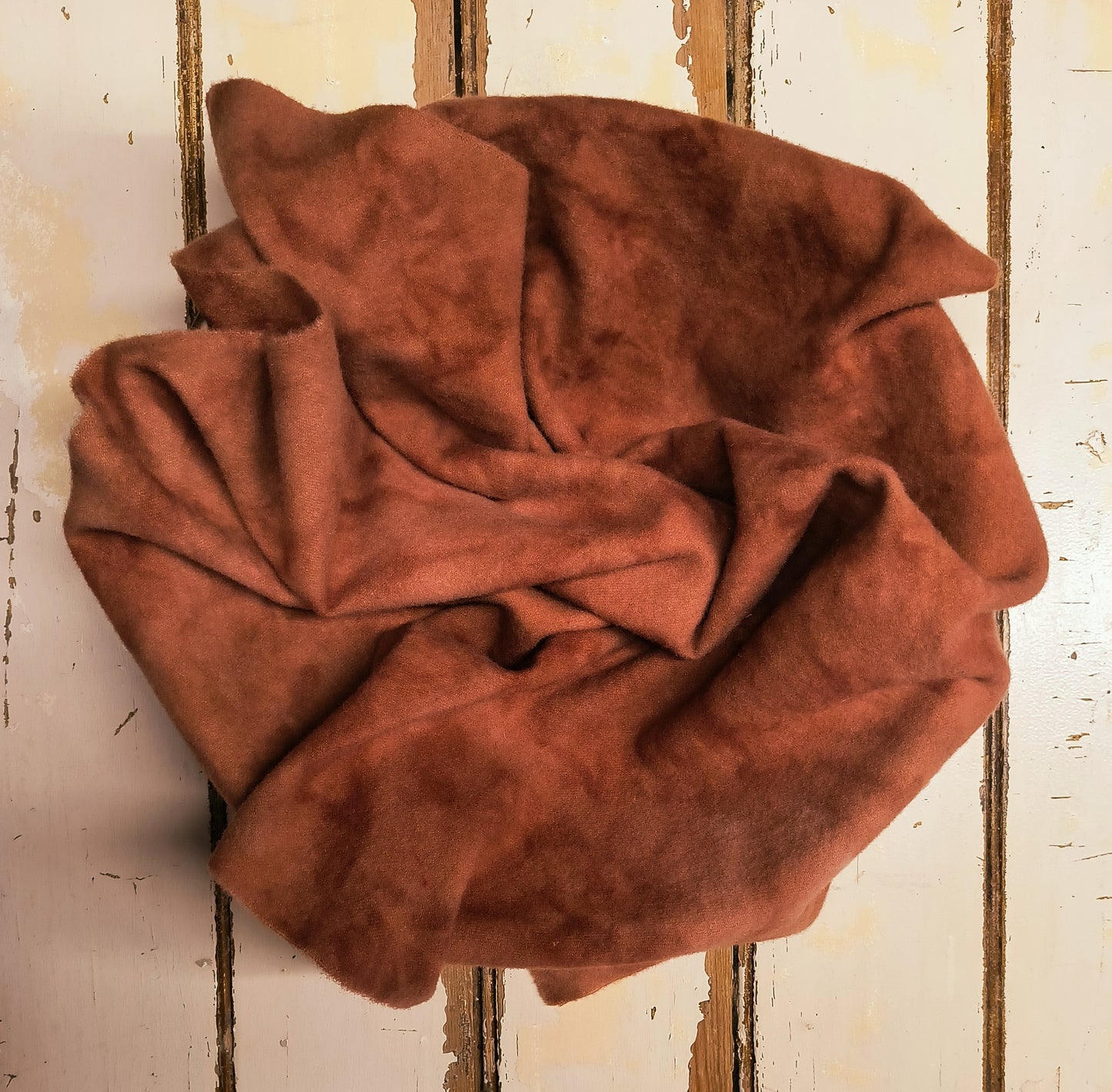 REDDISH BROWN 01 M Hand Dyed Wool