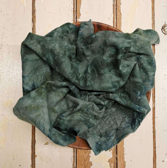 DARK IVY Hand Dyed Wool - All About Ewe Wool Shop