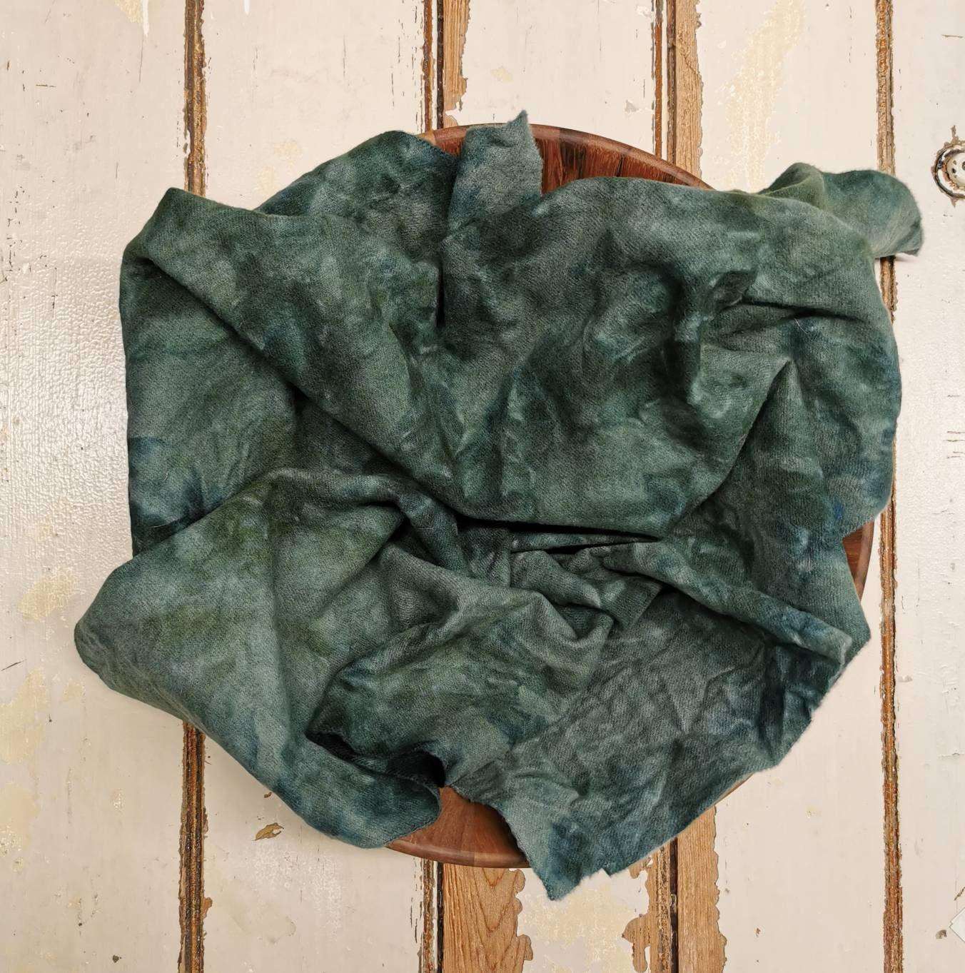 DARK IVY Hand Dyed Wool - All About Ewe Wool Shop