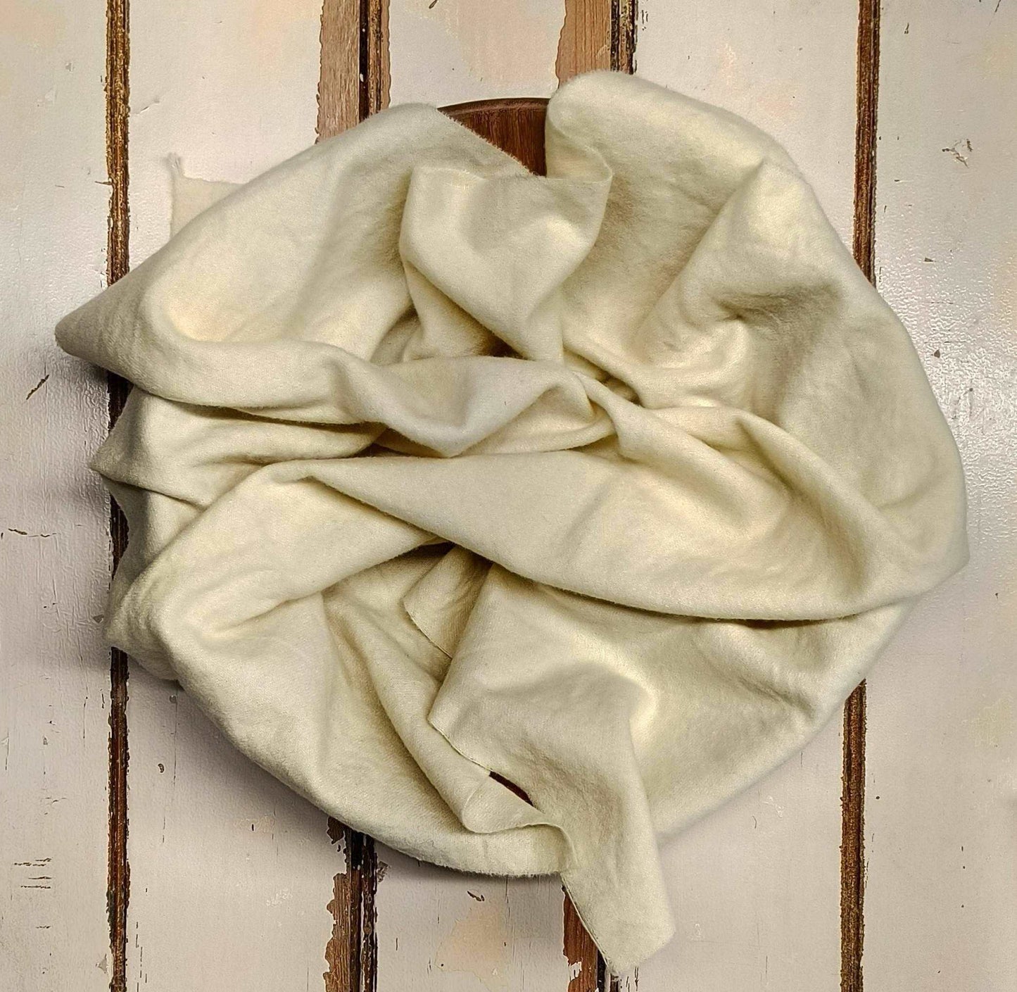 BUTTERCREAM VALUES | Set of 4 hand-dyed wool | Patchwork | Applique | Hooking | Punching