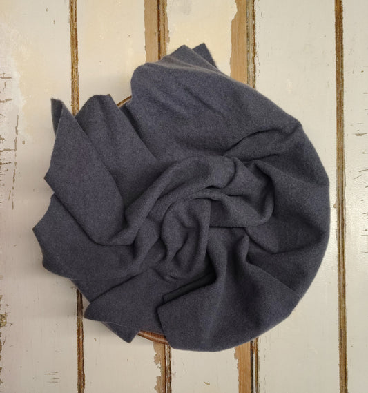 OLD SMOKE 00 P Hand Dyed Wool