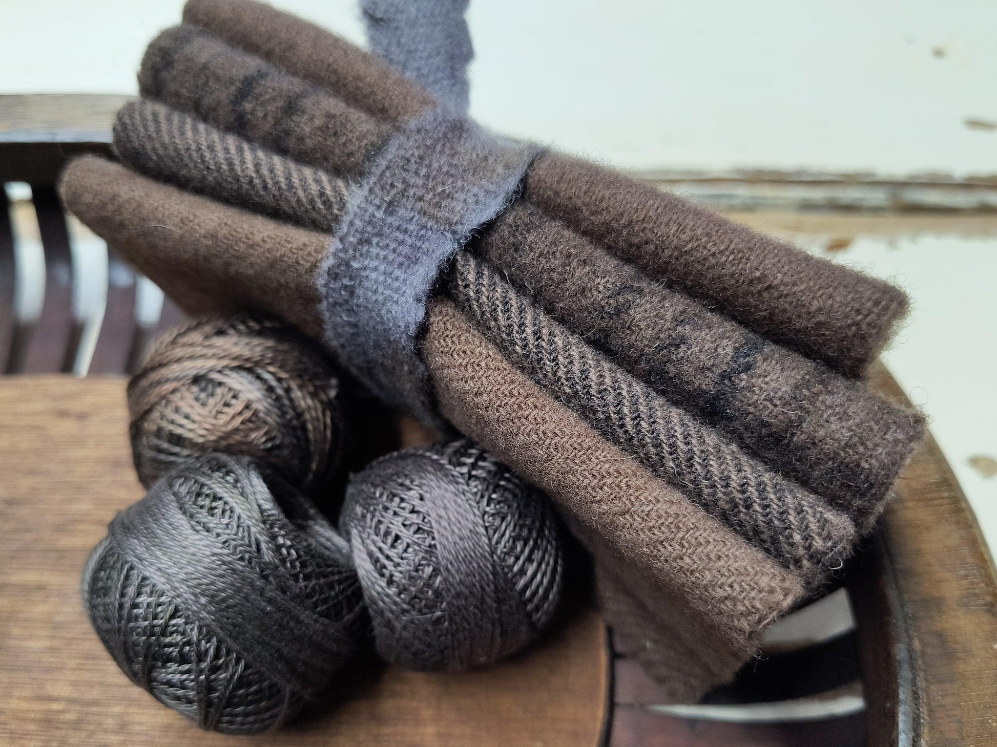 SEAL BROWN BUNDLE Hand Dyed Wool - All About Ewe Wool Shop