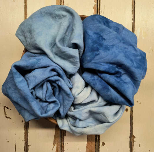 LAKE BLUE VALUES (Mottled) | Set of 4 Hand Dyed Wool - All About Ewe Wool Shop