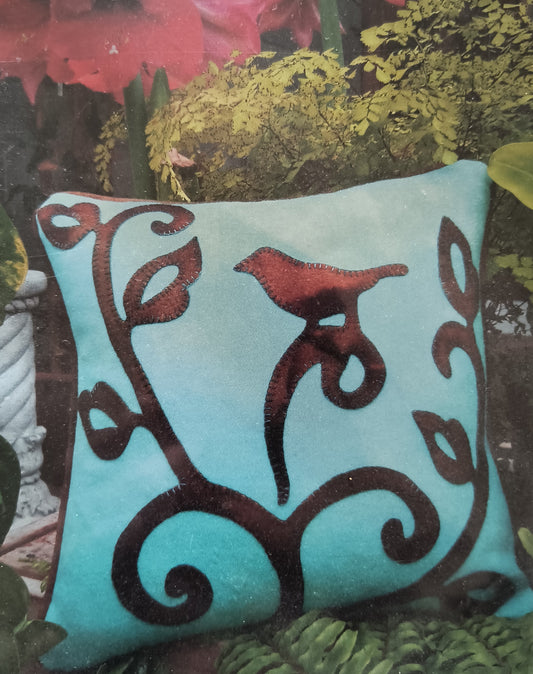 A Bird In The Hand Pillow Pattern