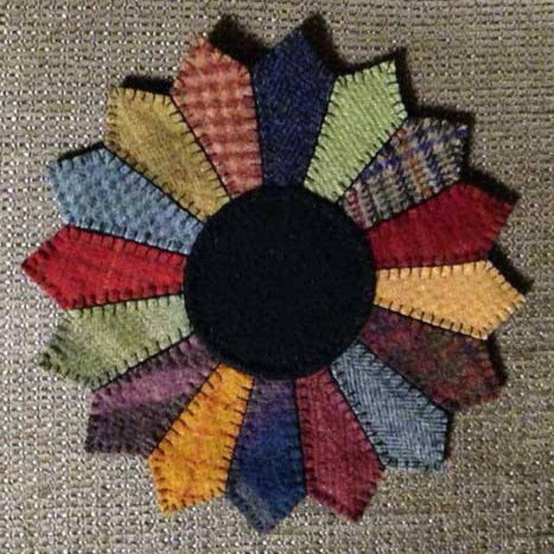 Dresden Plate Paper Pattern - All About Ewe Wool Shop