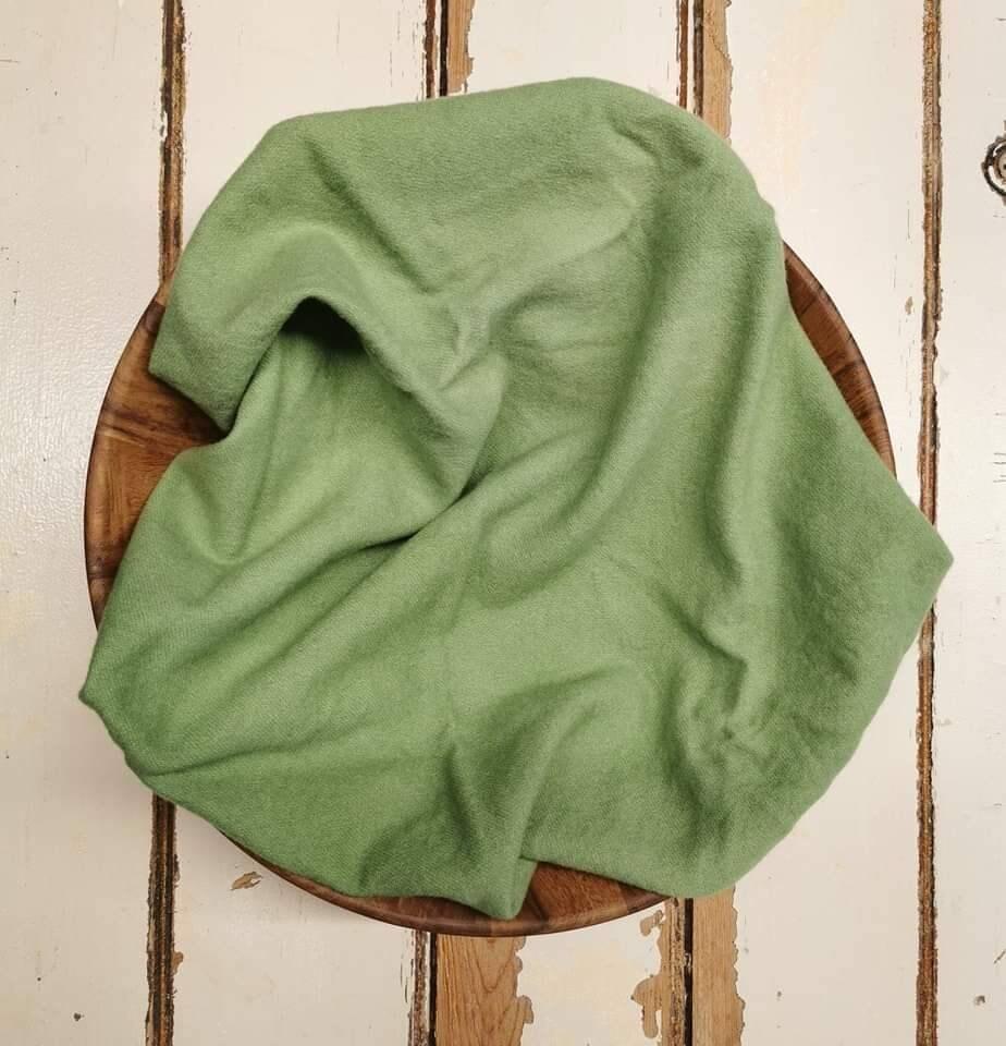 MOSS GREEN VALUES | Set of 4 hand-dyed wool | Patchwork | Applique | Hooking | Punching