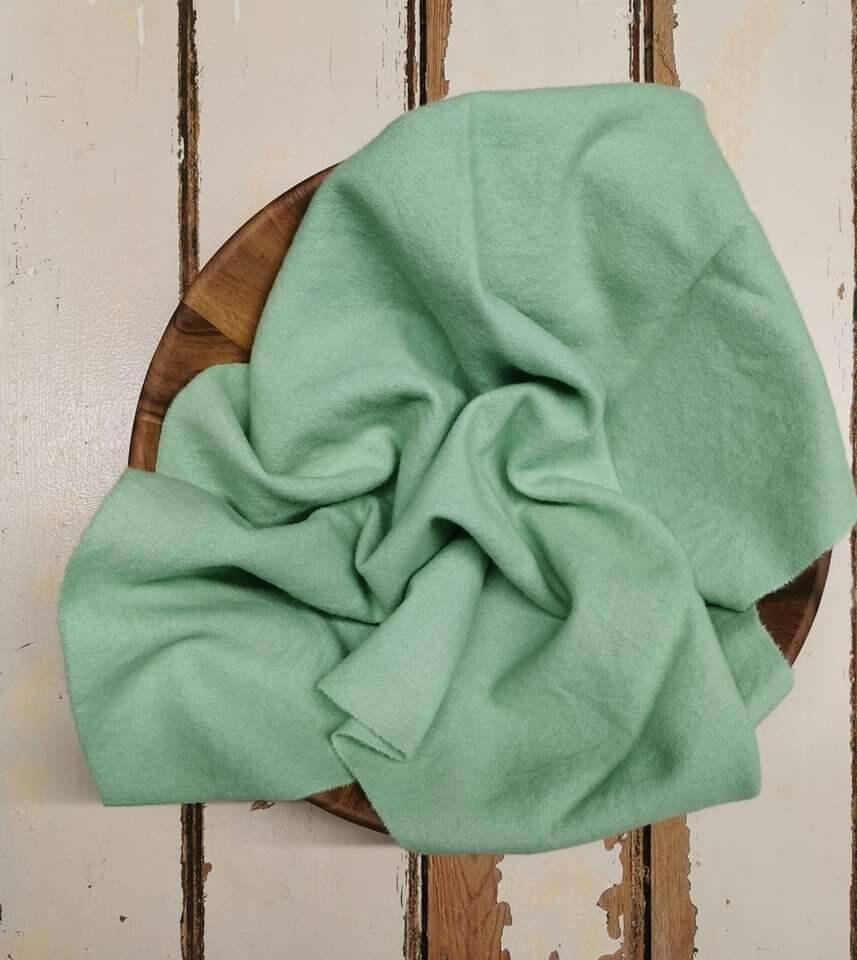 GREEN VALUES | Set of 4 hand-dyed wool | Patchwork | Applique | Hooking | Punching