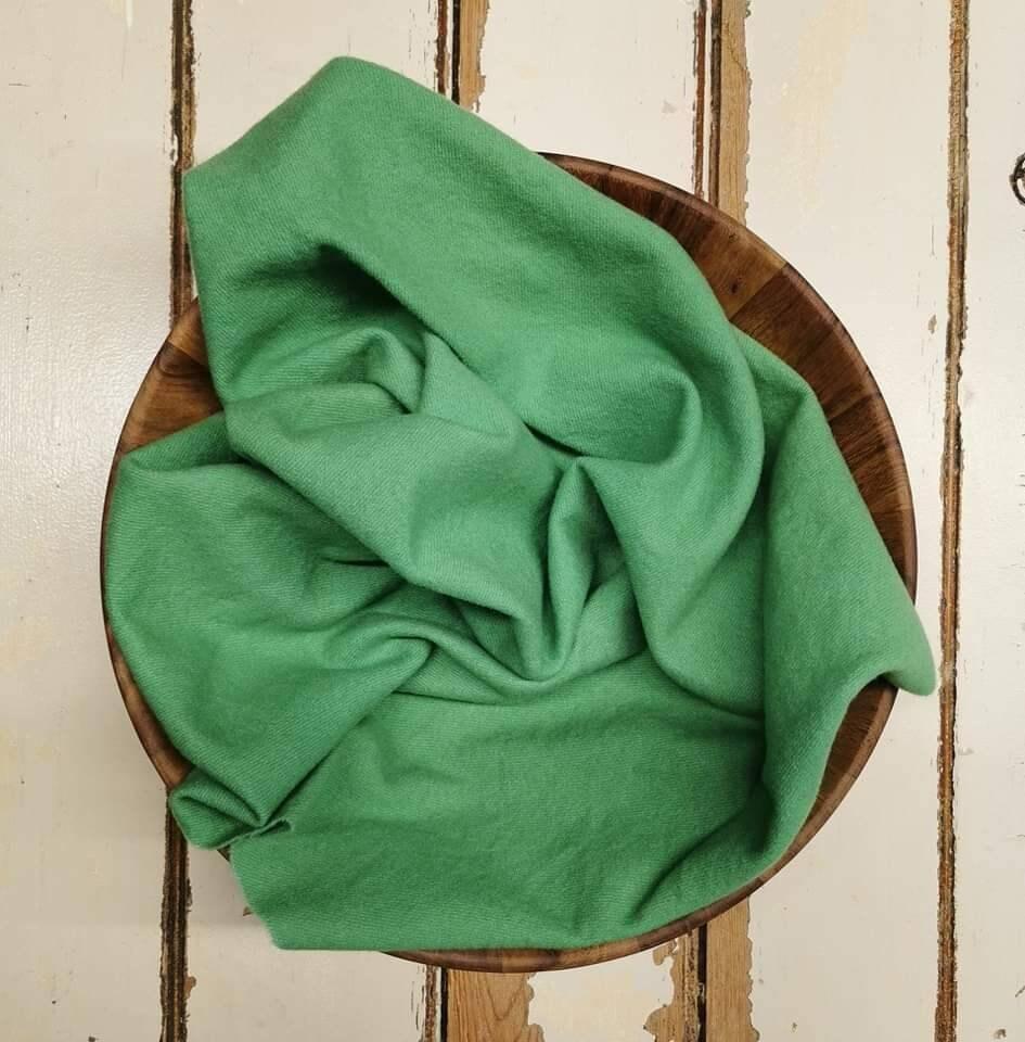 GREEN VALUES | Set of 4 hand-dyed wool | Patchwork | Applique | Hooking | Punching