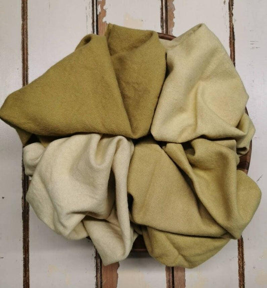 GOLD VALUES | Set of 4 hand-dyed wool | Patchwork | Applique | Hooking | Punching