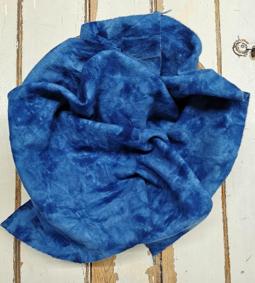 BLUE VALUES | Set of 4 hand-dyed wool | Patchwork | Applique | Hooking | Punching