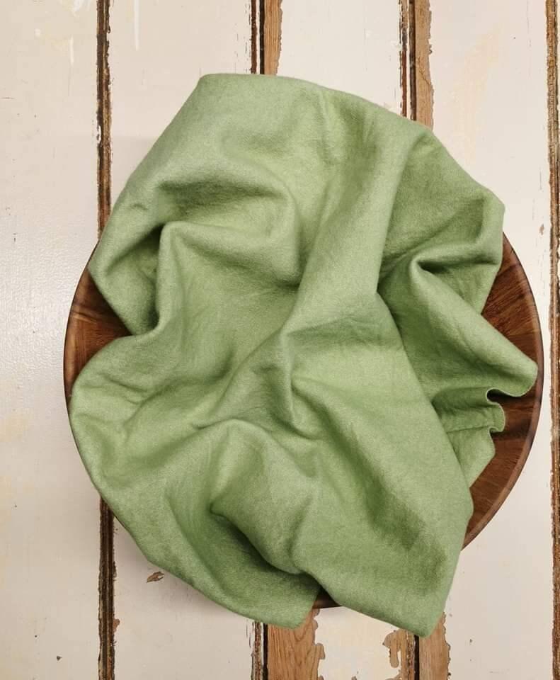 MOSS GREEN VALUES | Set of 4 hand-dyed wool | Patchwork | Applique | Hooking | Punching