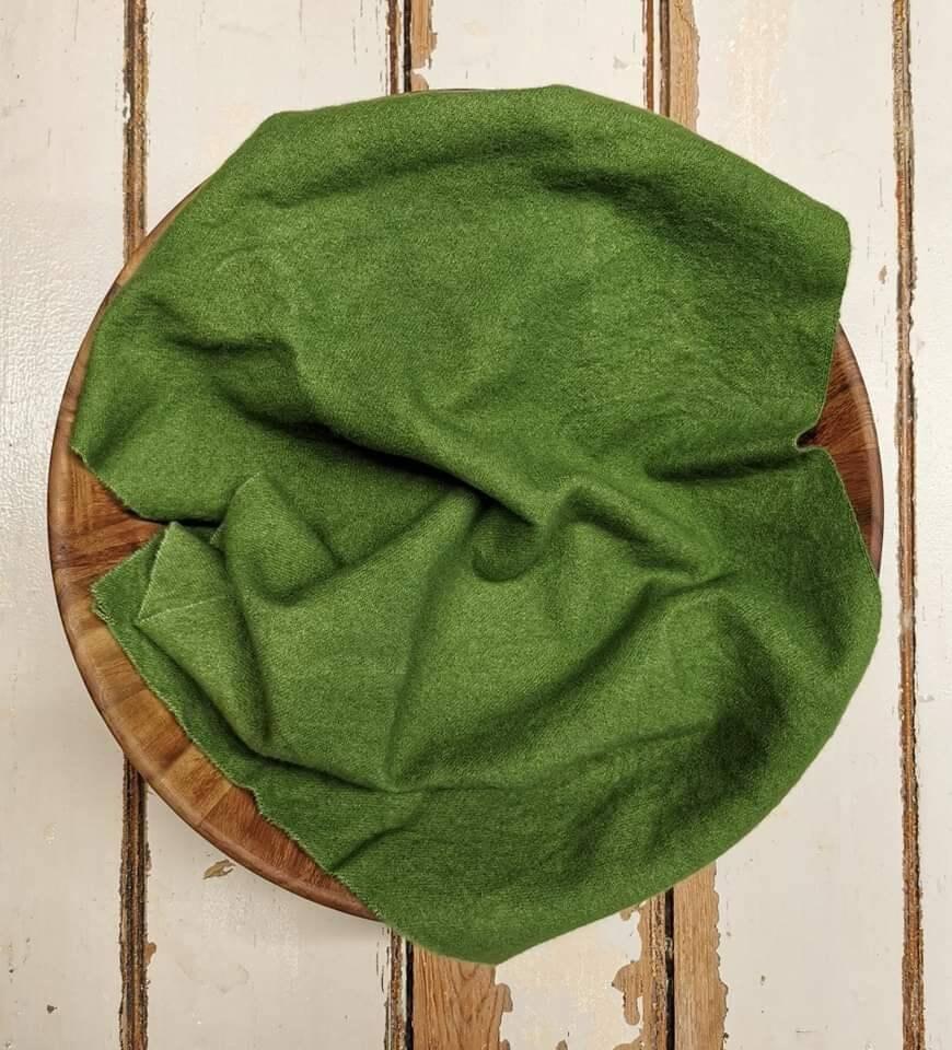 MOSS GREEN VALUES | Set of 4 hand-dyed wool | Patchwork | Applique | Hooking | Punching