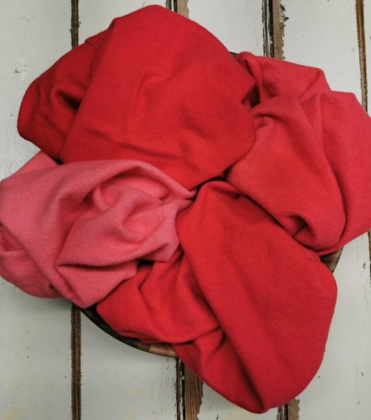 RED VALUES | Set of 4 hand-dyed wool | Patchwork | Applique | Hooking | Punching
