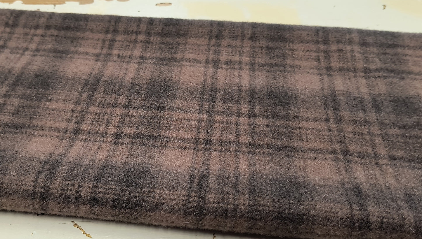 SEAL BROWN Hand Dyed Plaid Wool (Medium) (Wholesale)