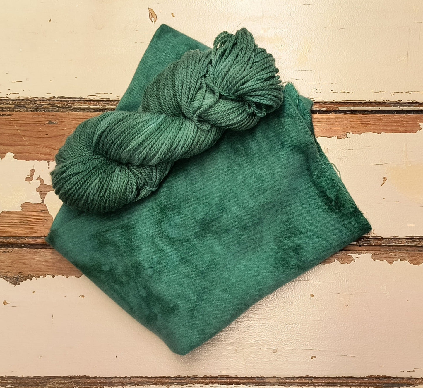 Ivy 01 M Hand Dyed Wool Yarn (Wholesale)