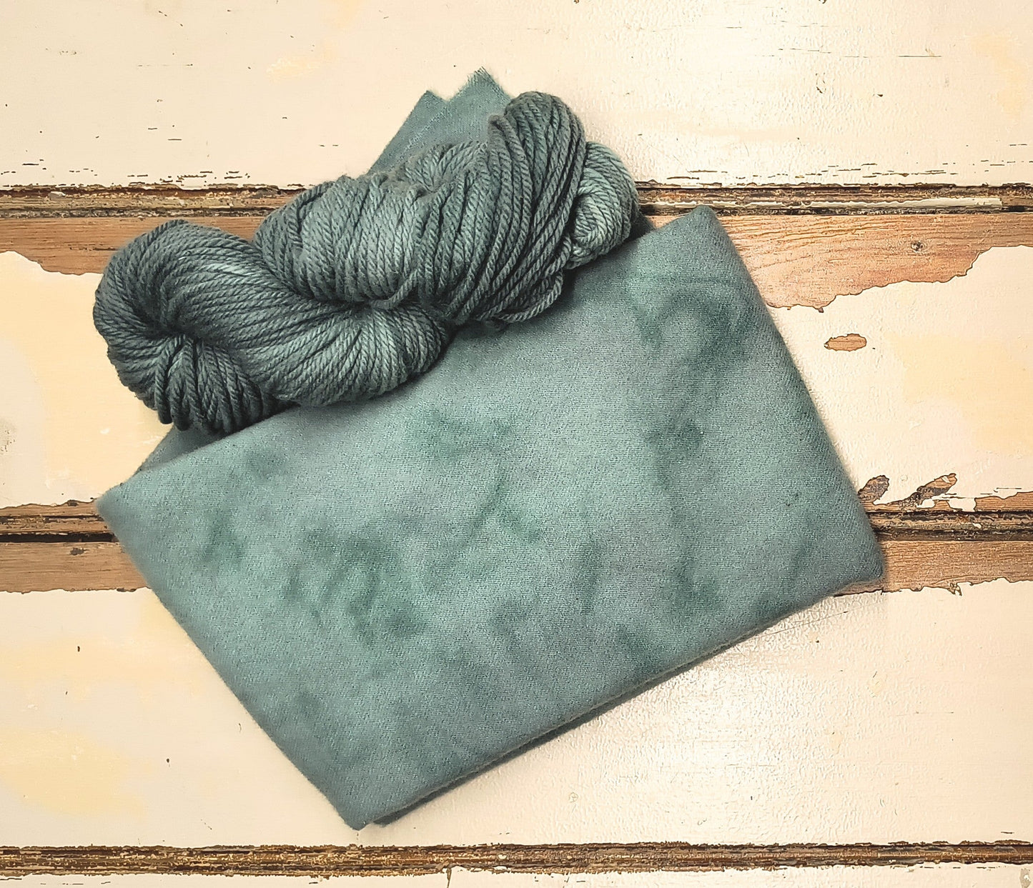 Country Green 01 M Hand Dyed Wool Yarn (Wholesale)