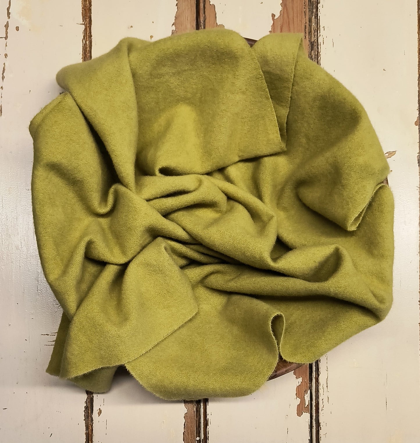 GOLDEN PEAR 00 P Hand Dyed Wool (Wholesale)