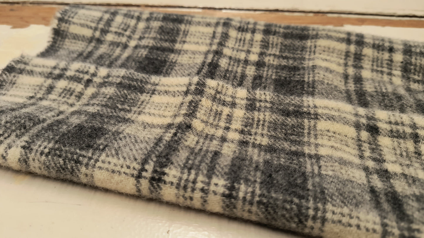 STRAW Hand Dyed Plaid Wool (Medium) (Wholesale)