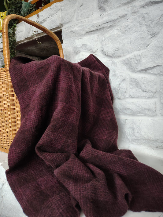 Fuchsia Hand Dyed BnP Wool (Wholesale)