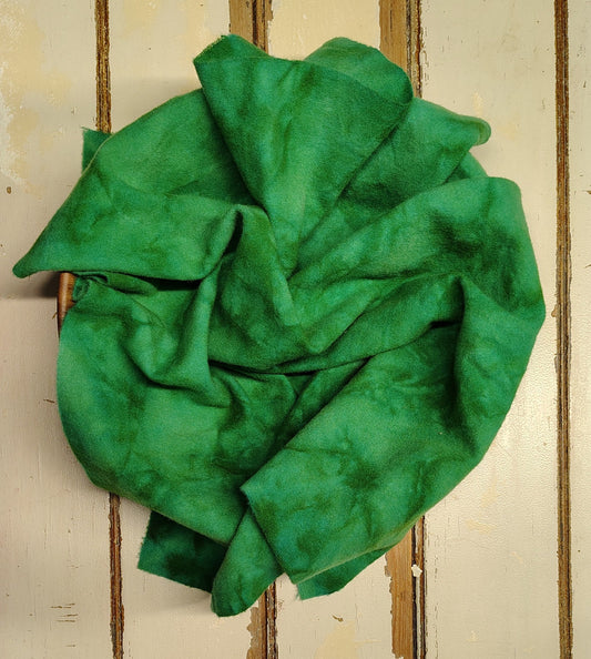GREEN 00 M Hand Dyed Wool (Wholesale)