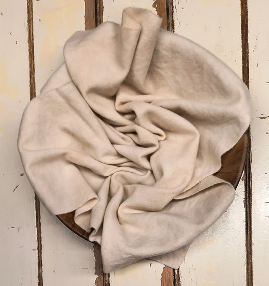 BISQUE 01 M Hand Dyed Wool (Wholesale)