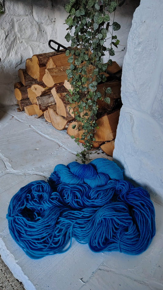 Brilliant Blue 01 M Hand Dyed Wool Yarn (Wholesale)