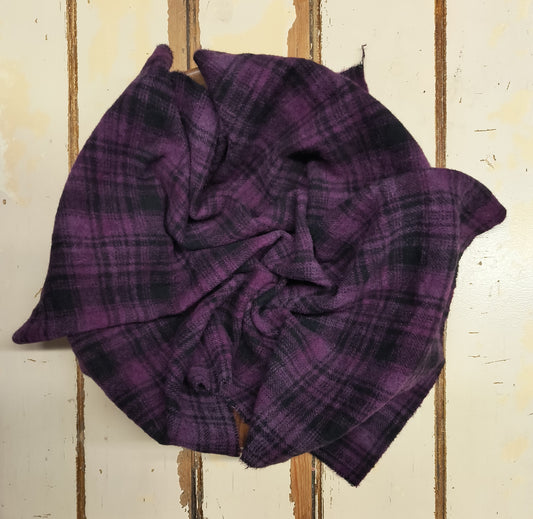 RED VIOLET 01 M Hand Dyed Plaid Wool (Dark)