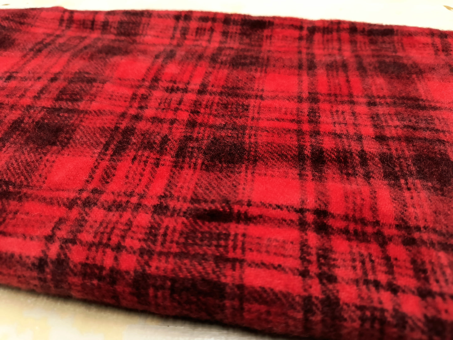 RED 01 M Hand Dyed Plaid Wool (Medium)