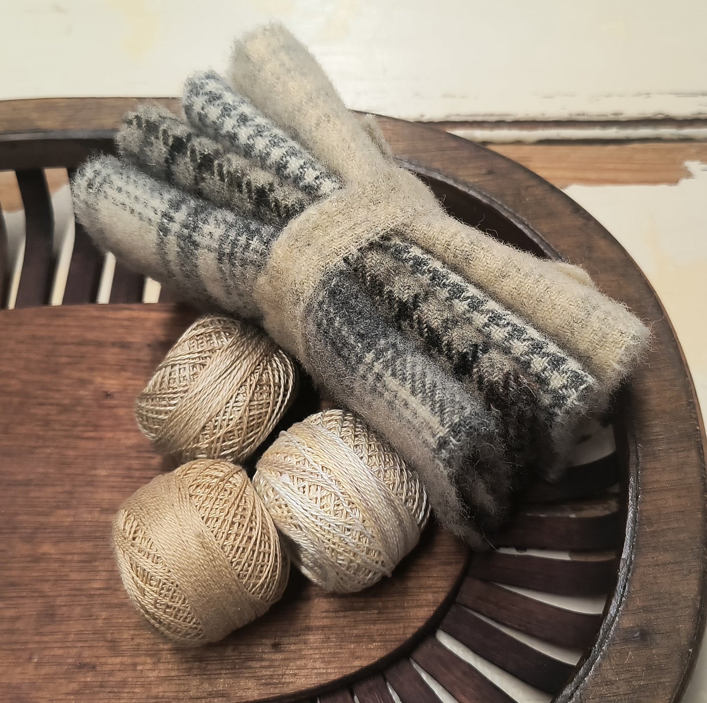 STRAW BUNDLE Hand Dyed Wool