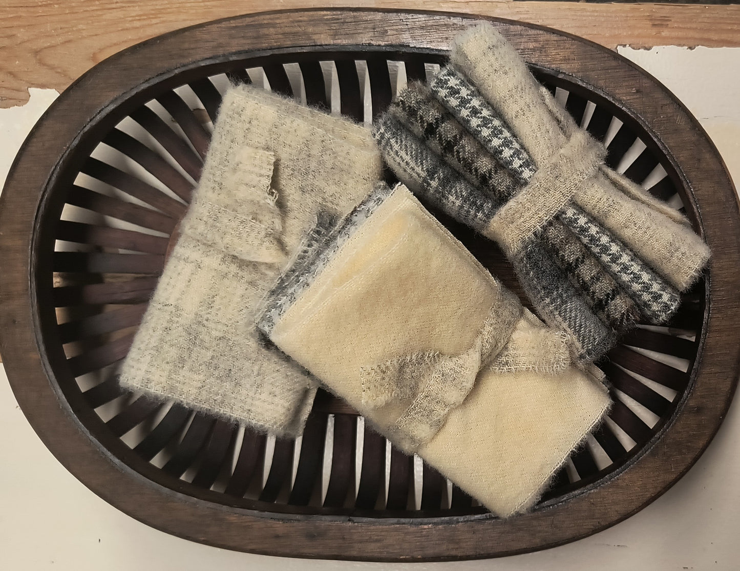 STRAW BUNDLE Hand Dyed Wool