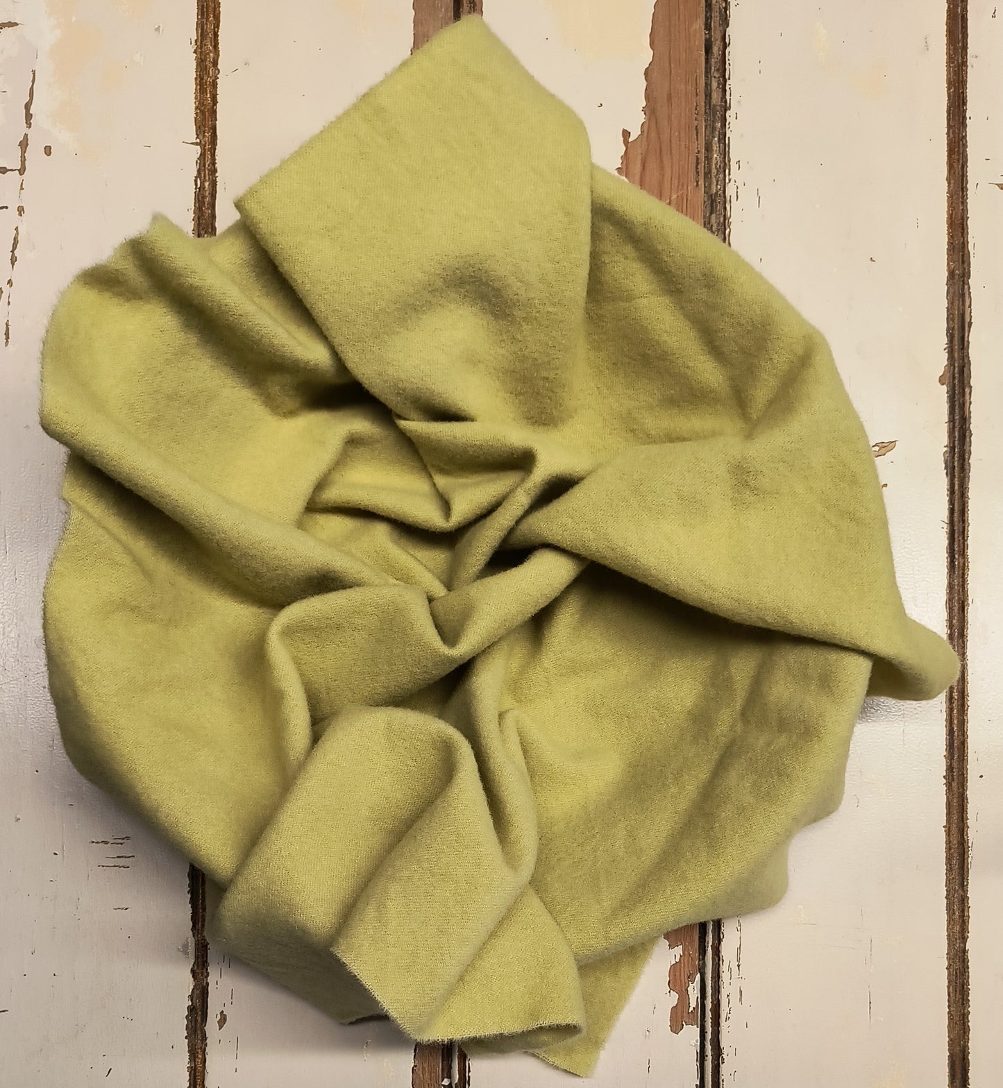 GOLDEN PEAR 01 P Hand Dyed Wool (Wholesale)