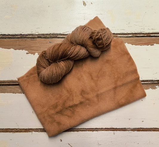 Caramel 01 M Hand Dyed Wool Yarn (Wholesale)