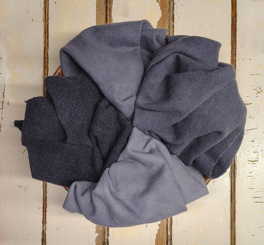 JET BLACK 01 P Hand Dyed Wool