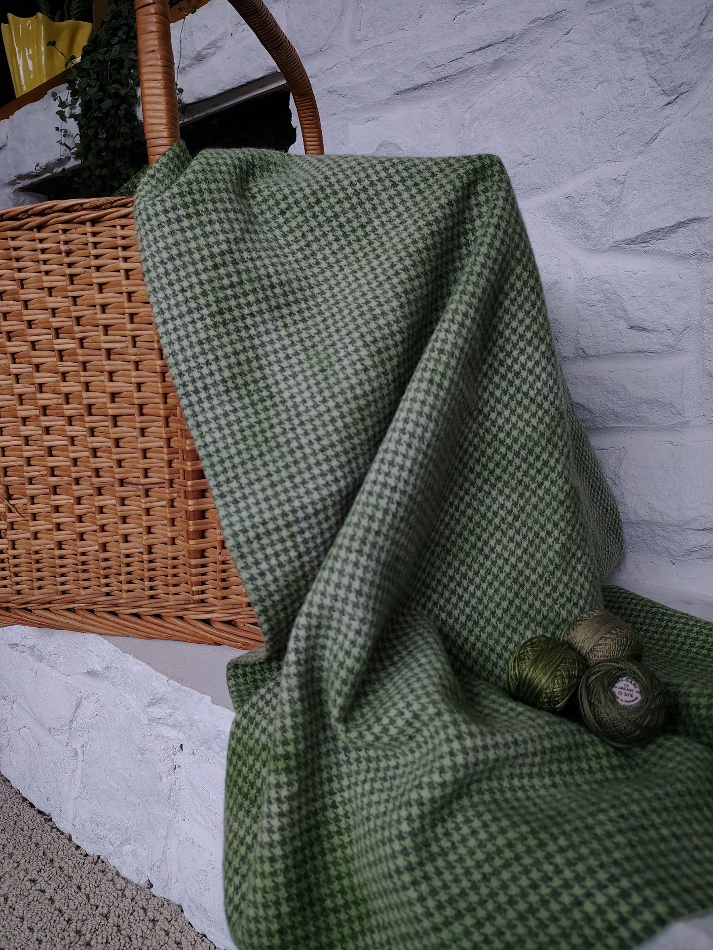 Moss Hand Dyed Houndstooth Wool