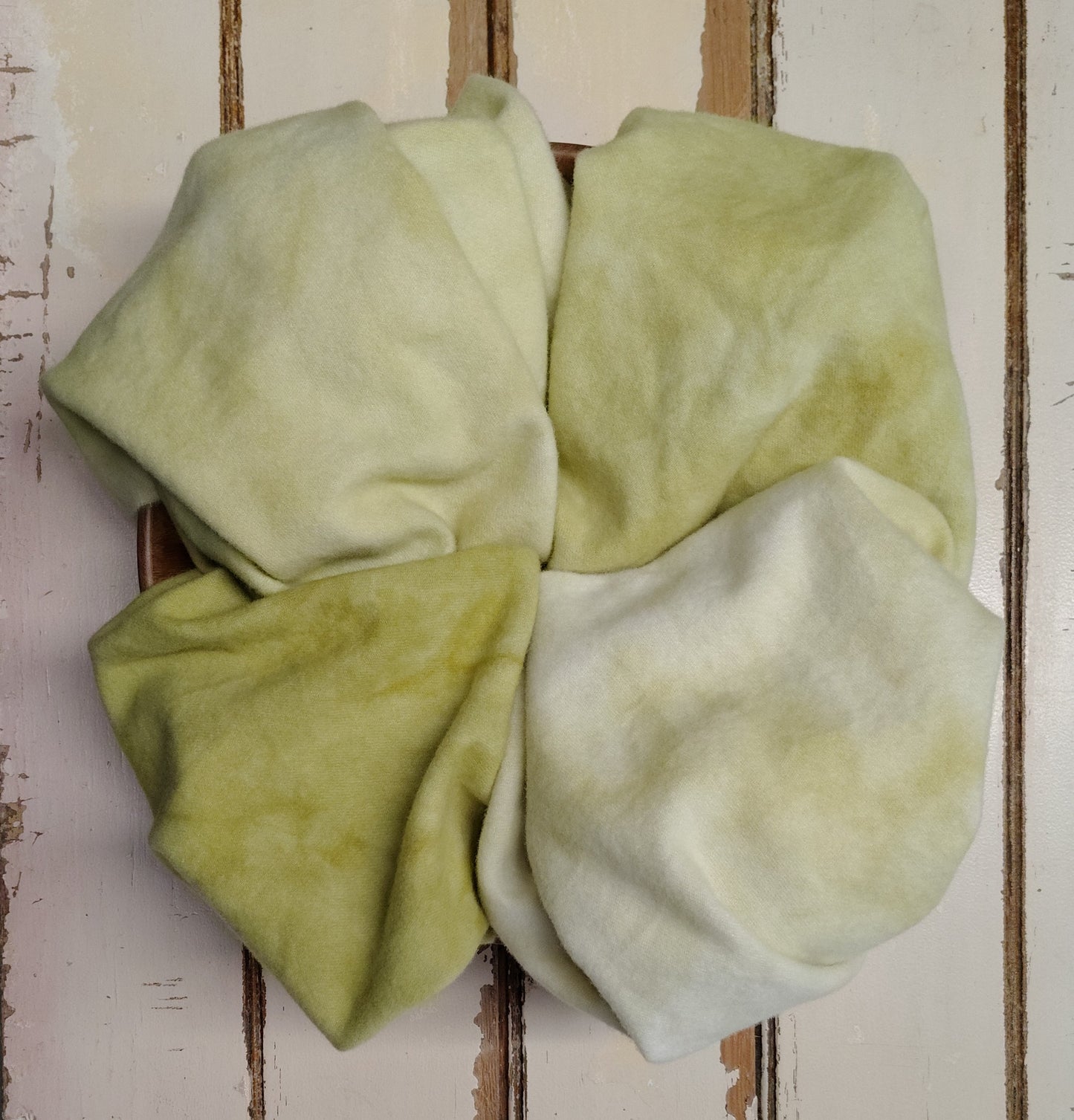 GOLDEN PEAR VALUES M | Set of 4 Hand Dyed Wool