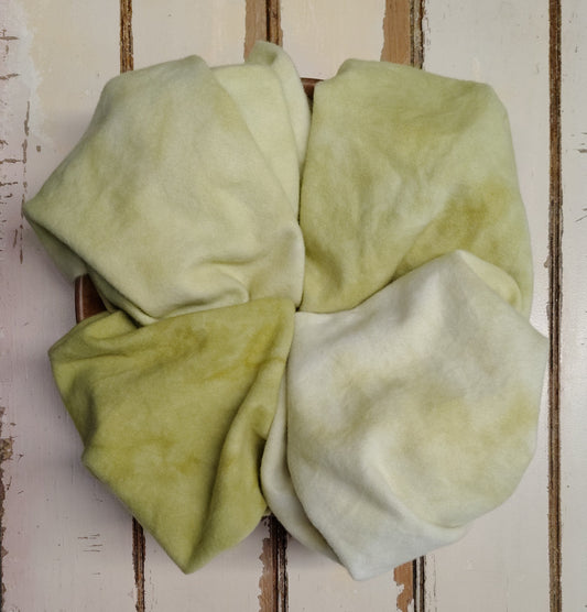 GOLDEN PEAR VALUES M | Set of 4 Hand Dyed Wool