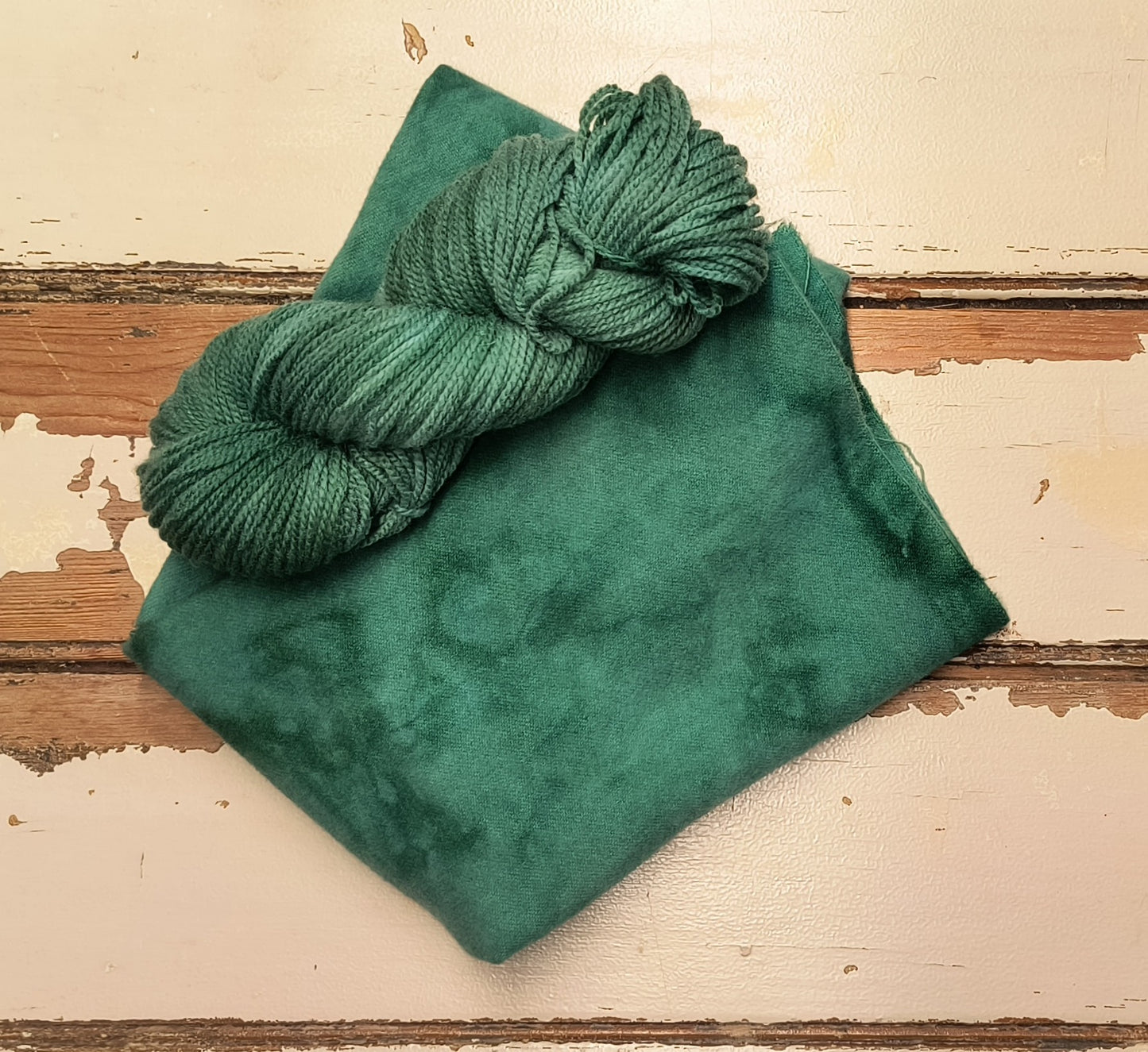 Ivy 01 M Hand Dyed Wool Yarn