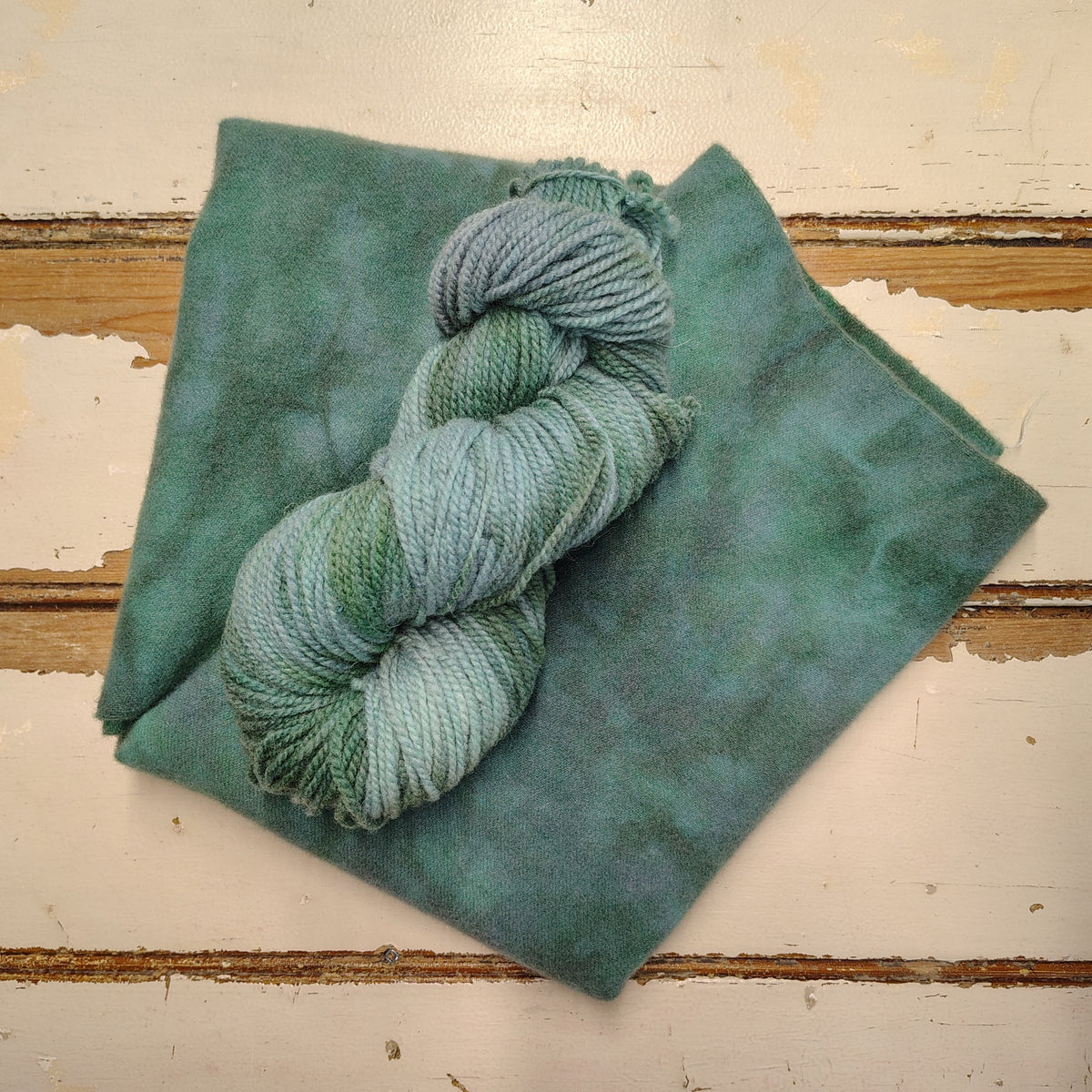 Sea Moss 01 M Hand Dyed Wool Yarn