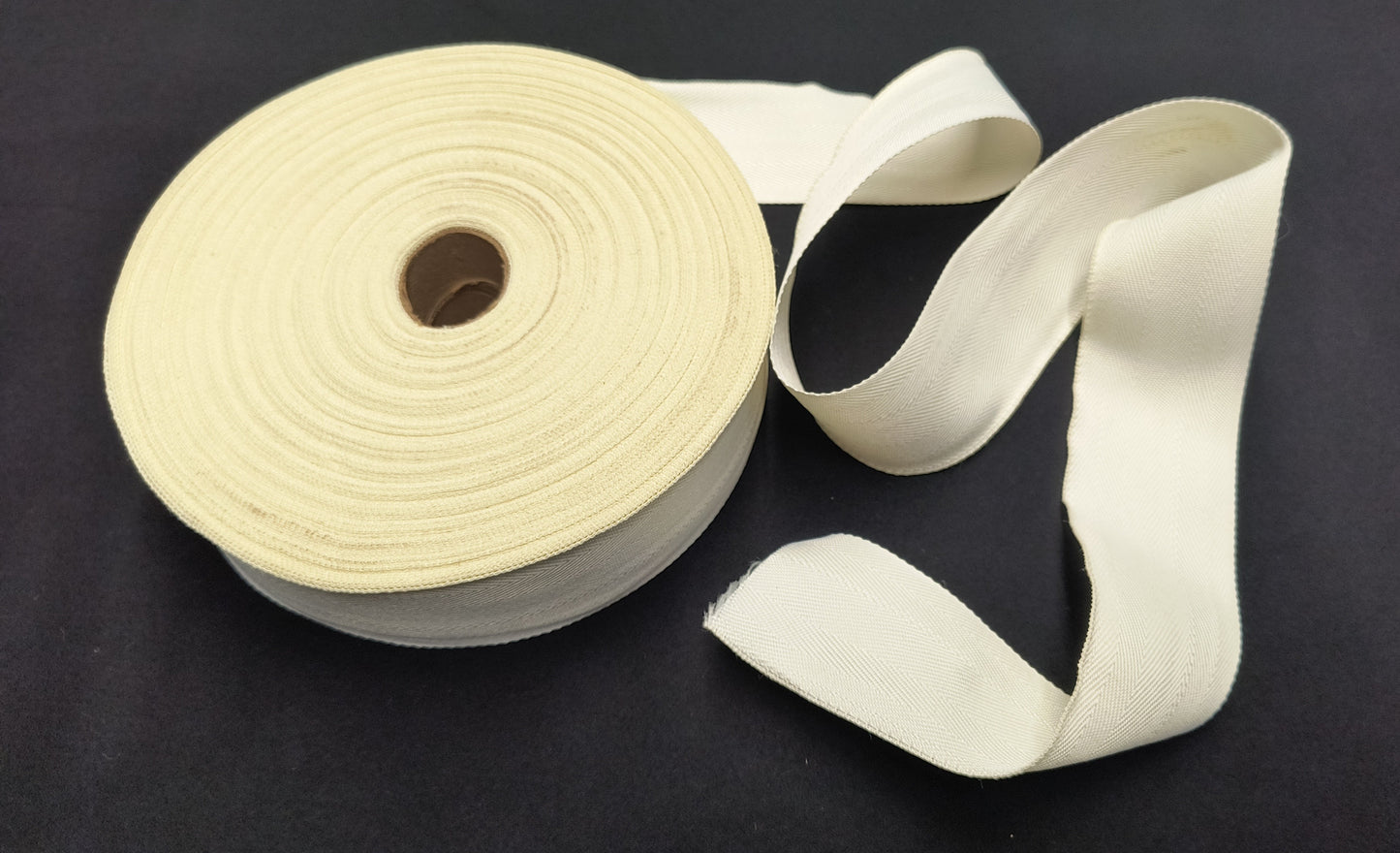 Binding - Cream