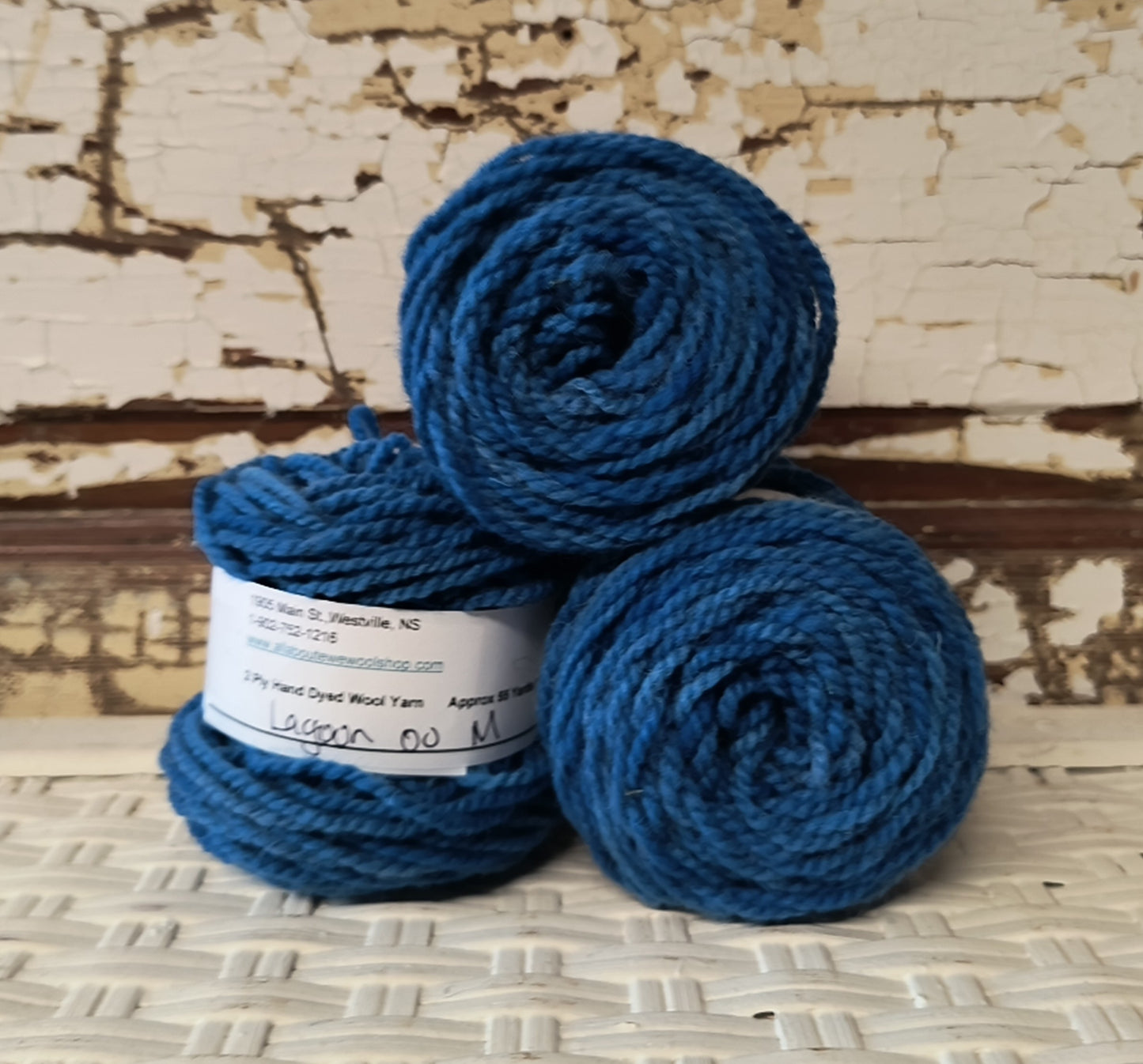 Lagoon 00 M Hand Dyed Wool Yarn Cake