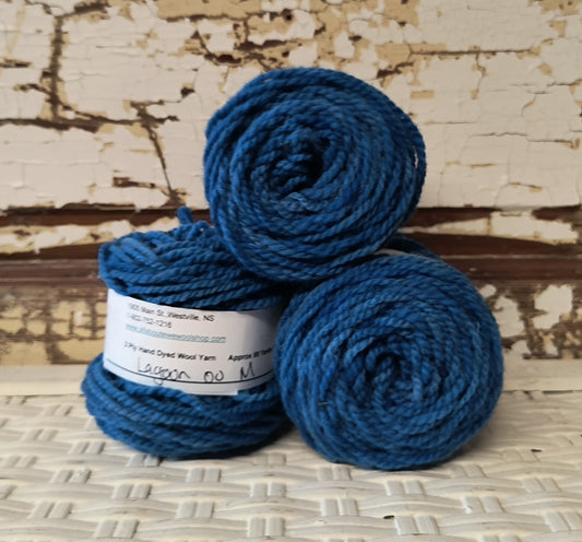 Lagoon 00 M Hand Dyed Wool Yarn Cake