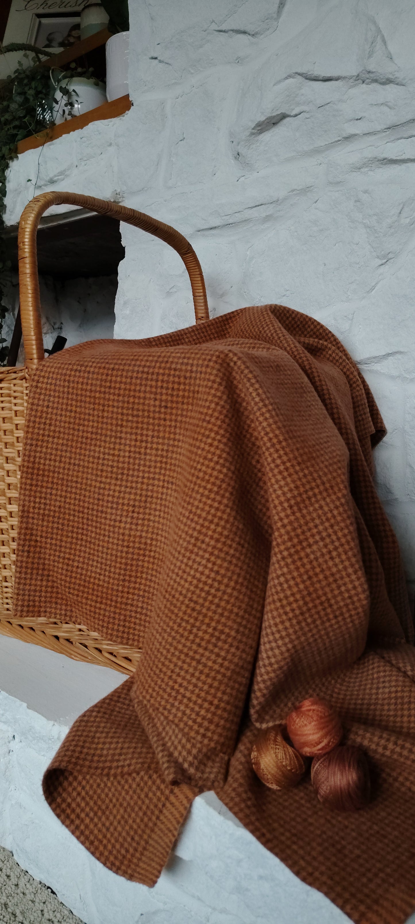 Caramel Hand Dyed Houndstooth Wool