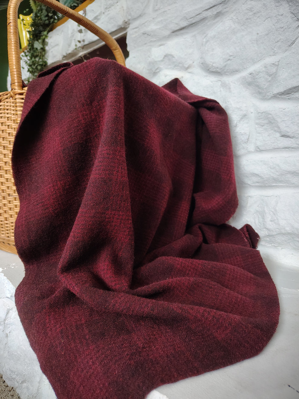 Red Rounded Wool Shape Bright Red Hand Dyed Wool Fat Eighth Bundle – All About Ewe Wool Shop